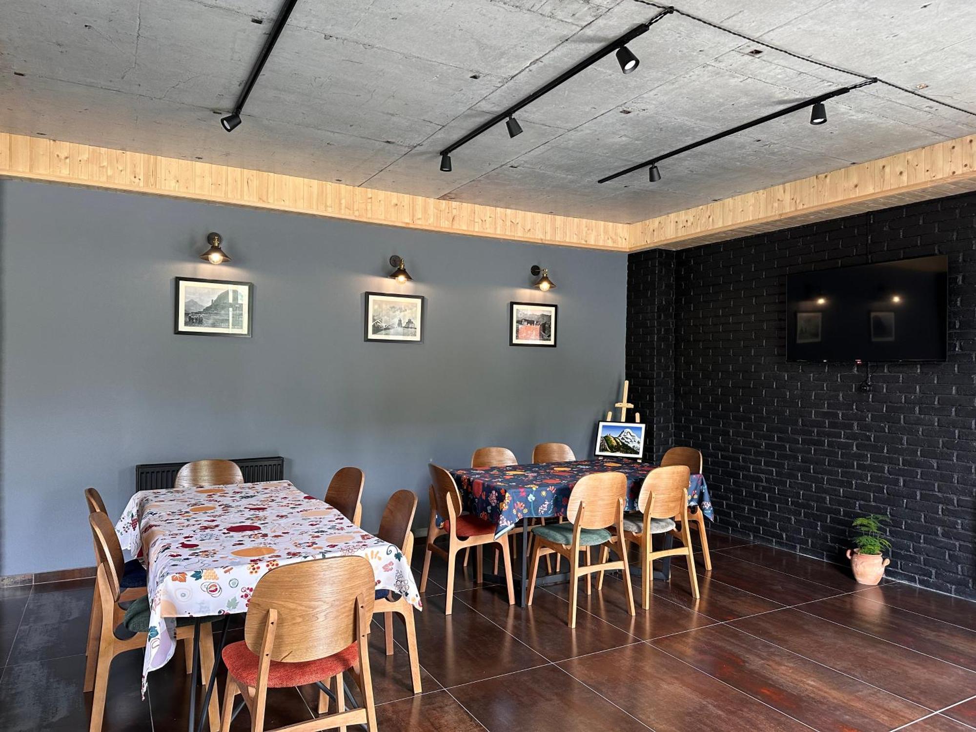 Hotel Mountime Kazbegi Екстериор снимка