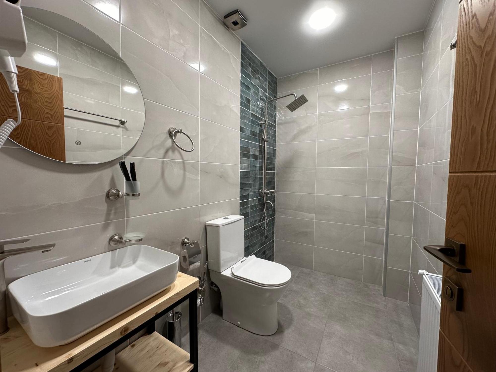 Hotel Mountime Kazbegi Екстериор снимка