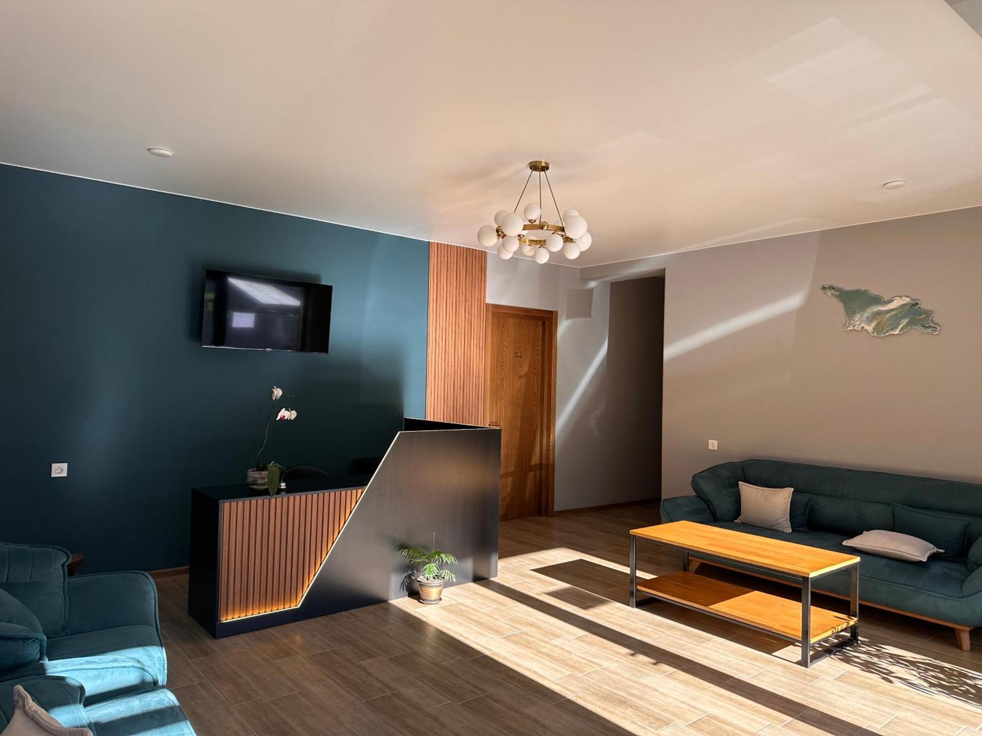 Hotel Mountime Kazbegi Екстериор снимка